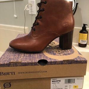 born magpie boots